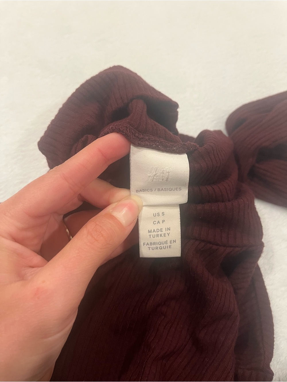 H&M Basics Ribbed Turtleneck Long Sleeve Burgundy Top - Size Small - Picture 7 of 7